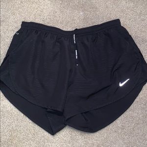 black nike shorts size medium